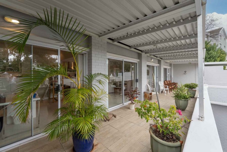 2 Bedroom Property for Sale in Oranjezicht Western Cape